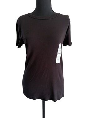 Women’s Black Short-Sleeve Crewneck Tee - Classic Everyday Essential